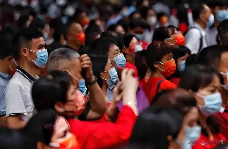 今年高考人数1335万，比去年少了7万人，但是有一个地方依旧不能忽视！

今年的