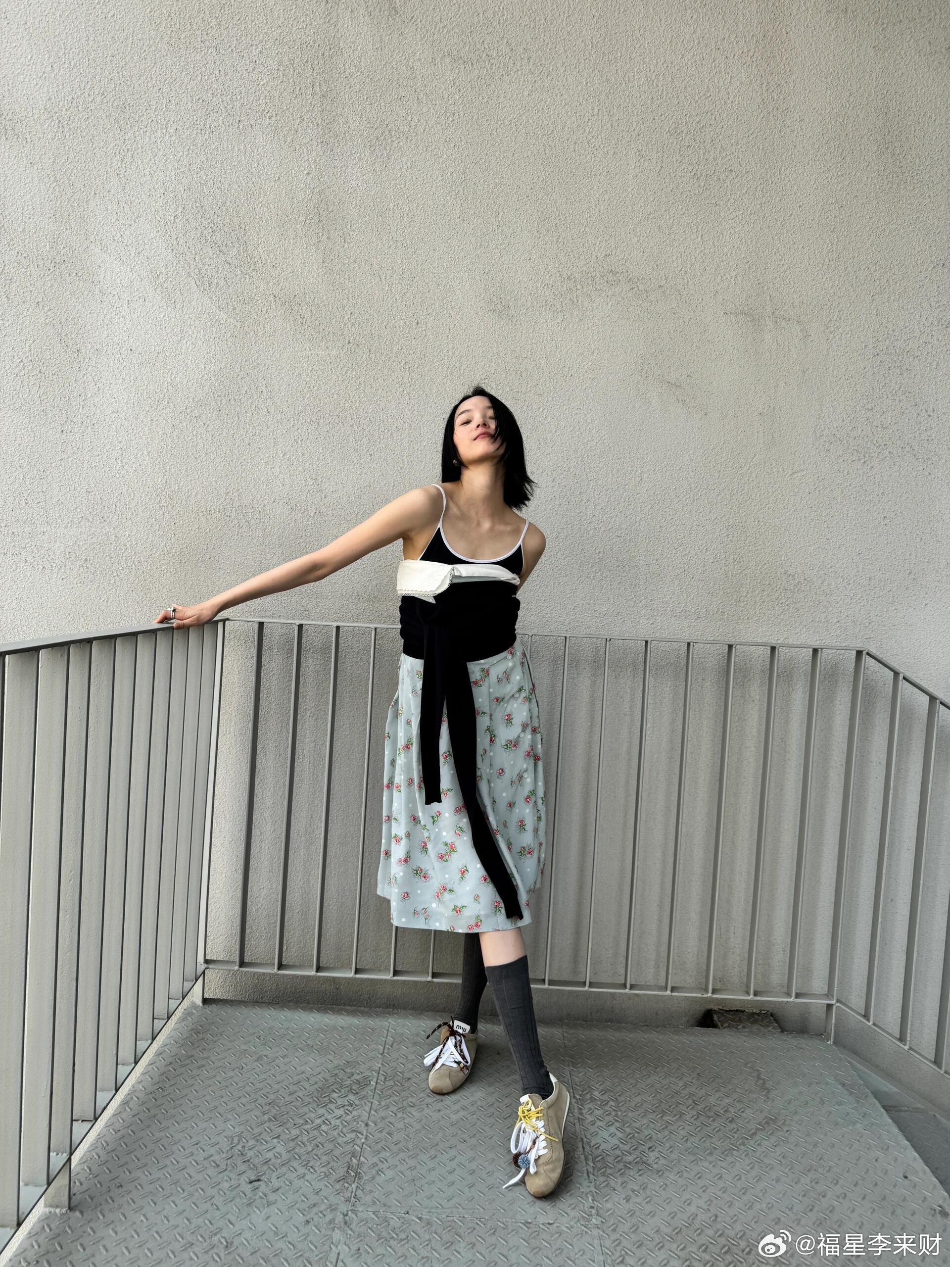 雎晓雯顶级东方淡颜骨相雎晓雯时尚圈宠儿雎晓雯的美，属于那种“越看越有味道”的类型