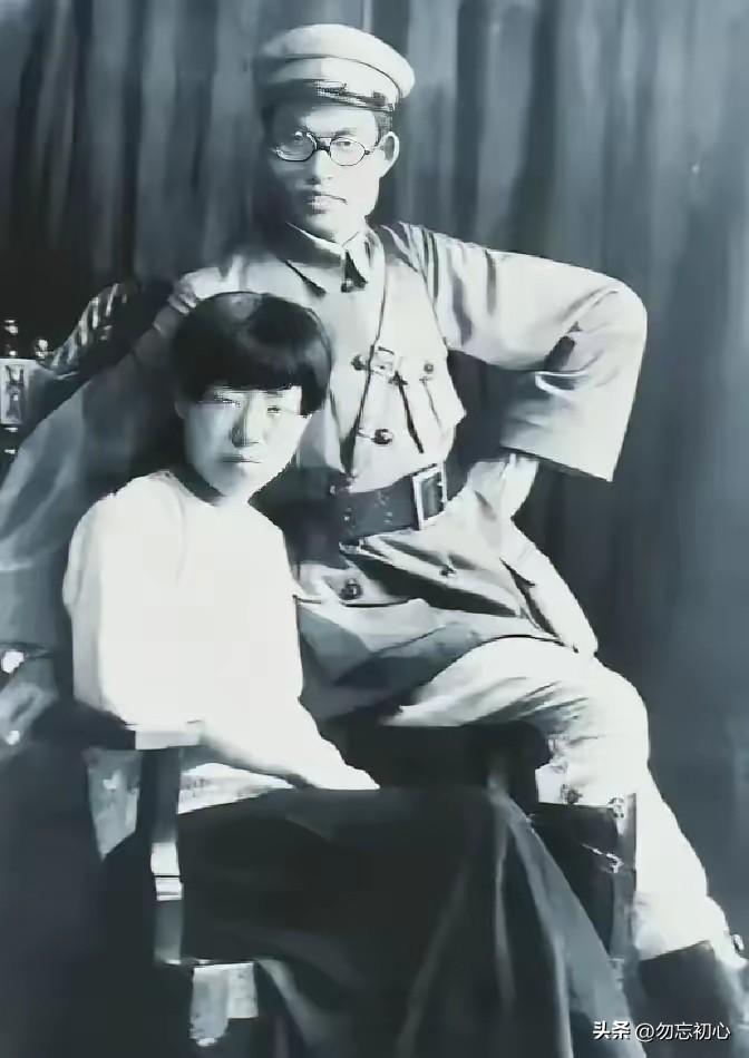 1940年延安最体面离婚！不吵不闹分儿女，格局藏着真正人品
 
1940年，朱仲