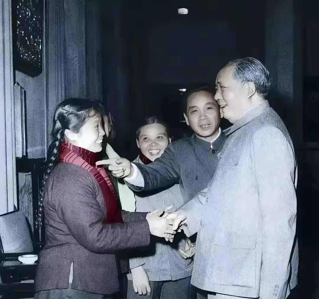 每次看到毛主席爷爷的笑容，如同给祖国人民吃了一个定心丸！

伟人的气质，眼神，表