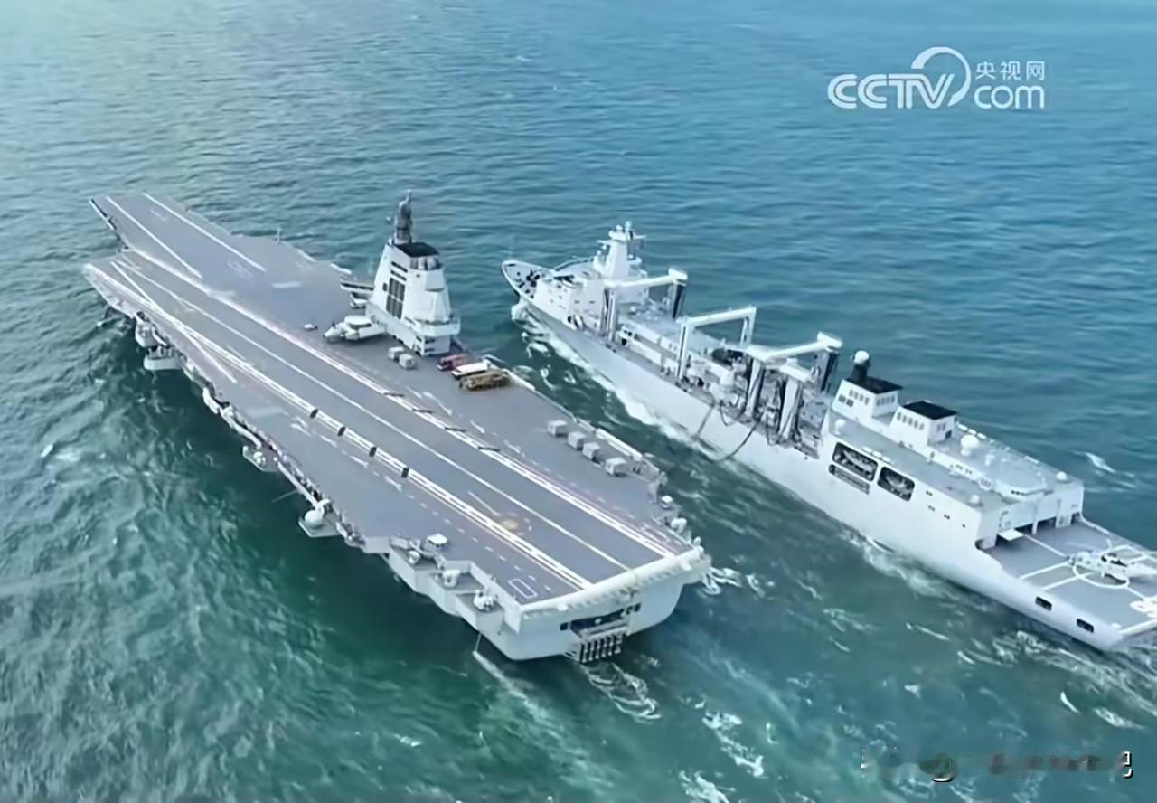 中国航母为什么要搞核动力!
看看航母的奶妈091综合补给舰，吨位4.8万吨，看上