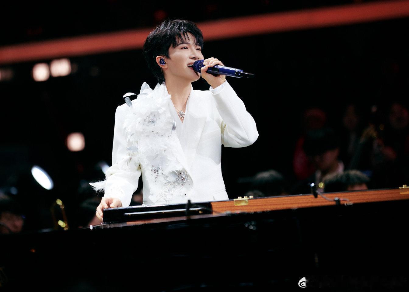 周深唱的吉量是山海经里的神马 周深在春晚舞台唱响《吉量》，原来这只神兽出自《山海