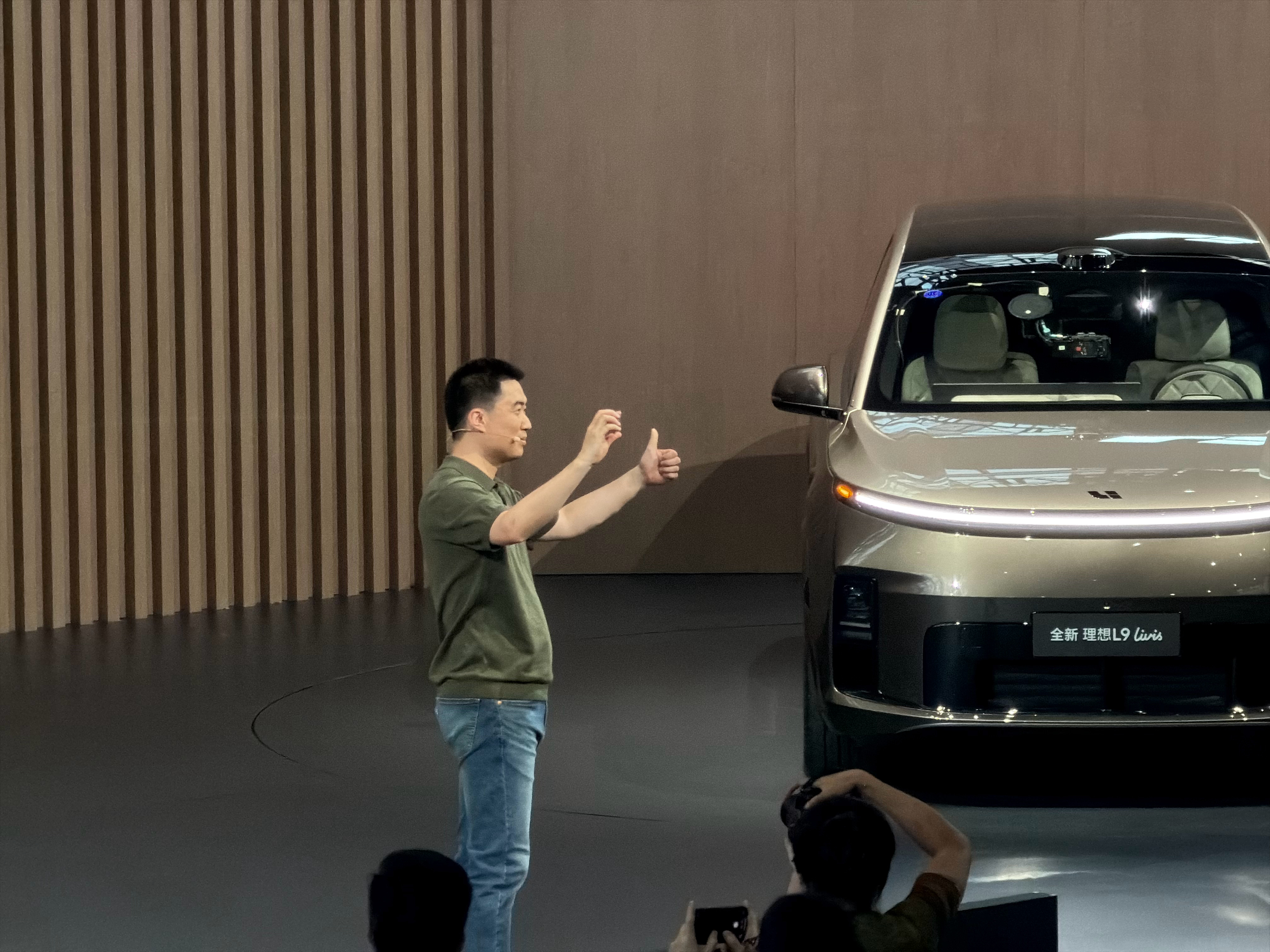 你看，梗他都知道…这次不举桌子了，举芯片理想汽车理想汽车2026理想Livis 