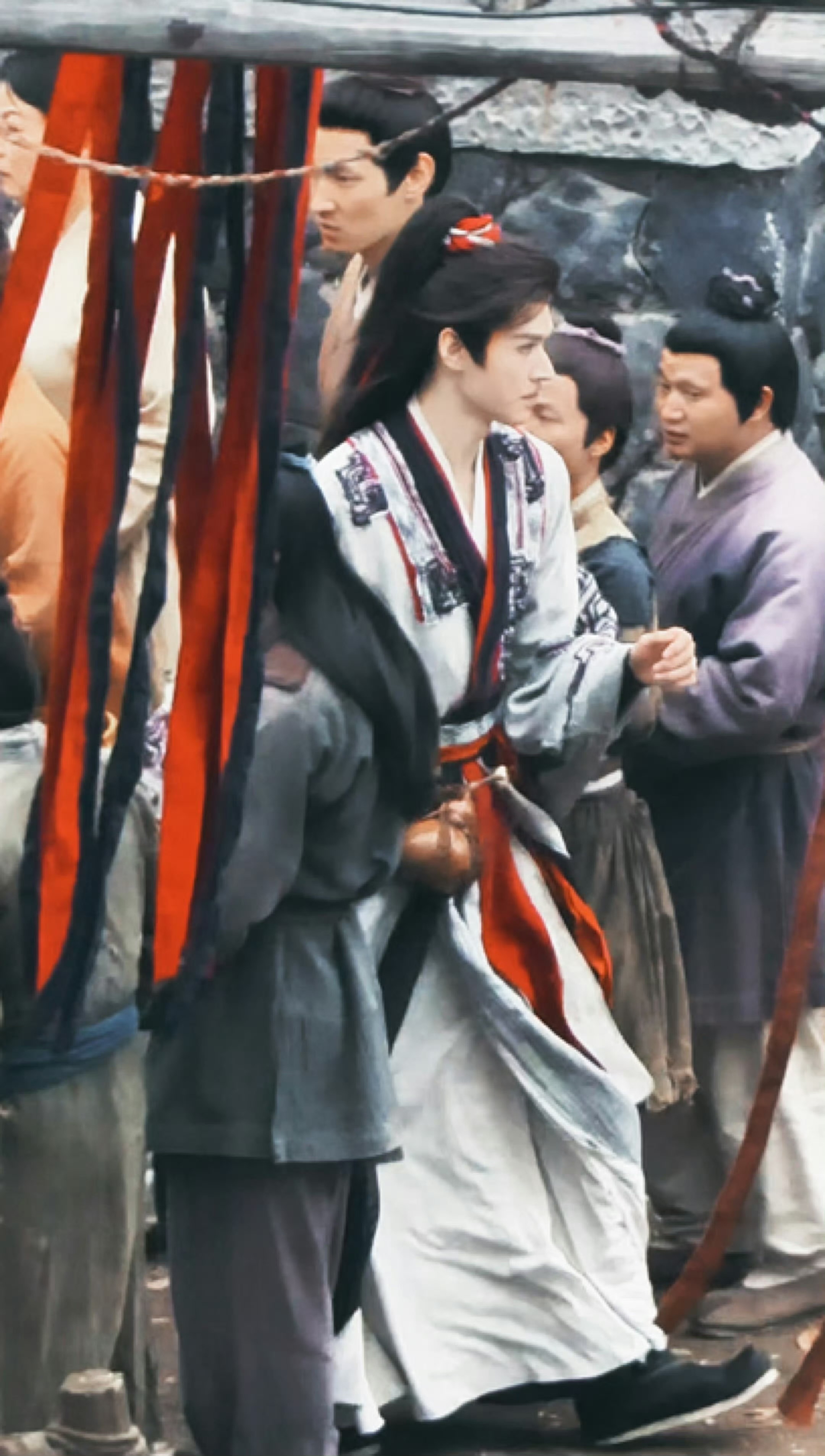 李乃文想龚俊 叔味拉满龚俊真的真的太忙了每天12小时➕的拍《凤舞九天的》戏真的无
