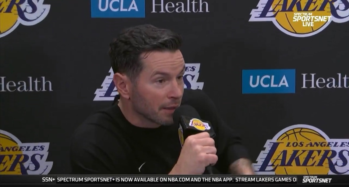 雷迪克谈勒布朗：“他完成了我们对他的所有要求……球队的篮球运转非常流畅。” 雷迪