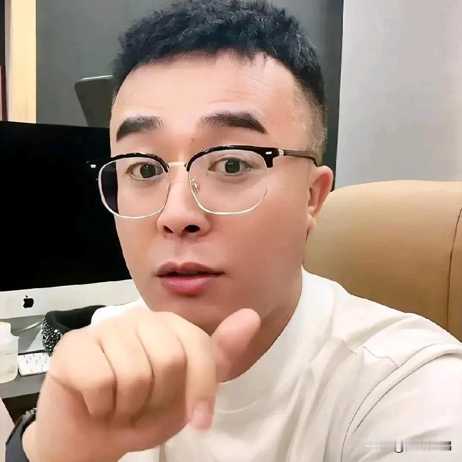 桃白白乃kS平台克星
  桃白白举报辛选团队，确实把kS平台及主播打回了原形，原
