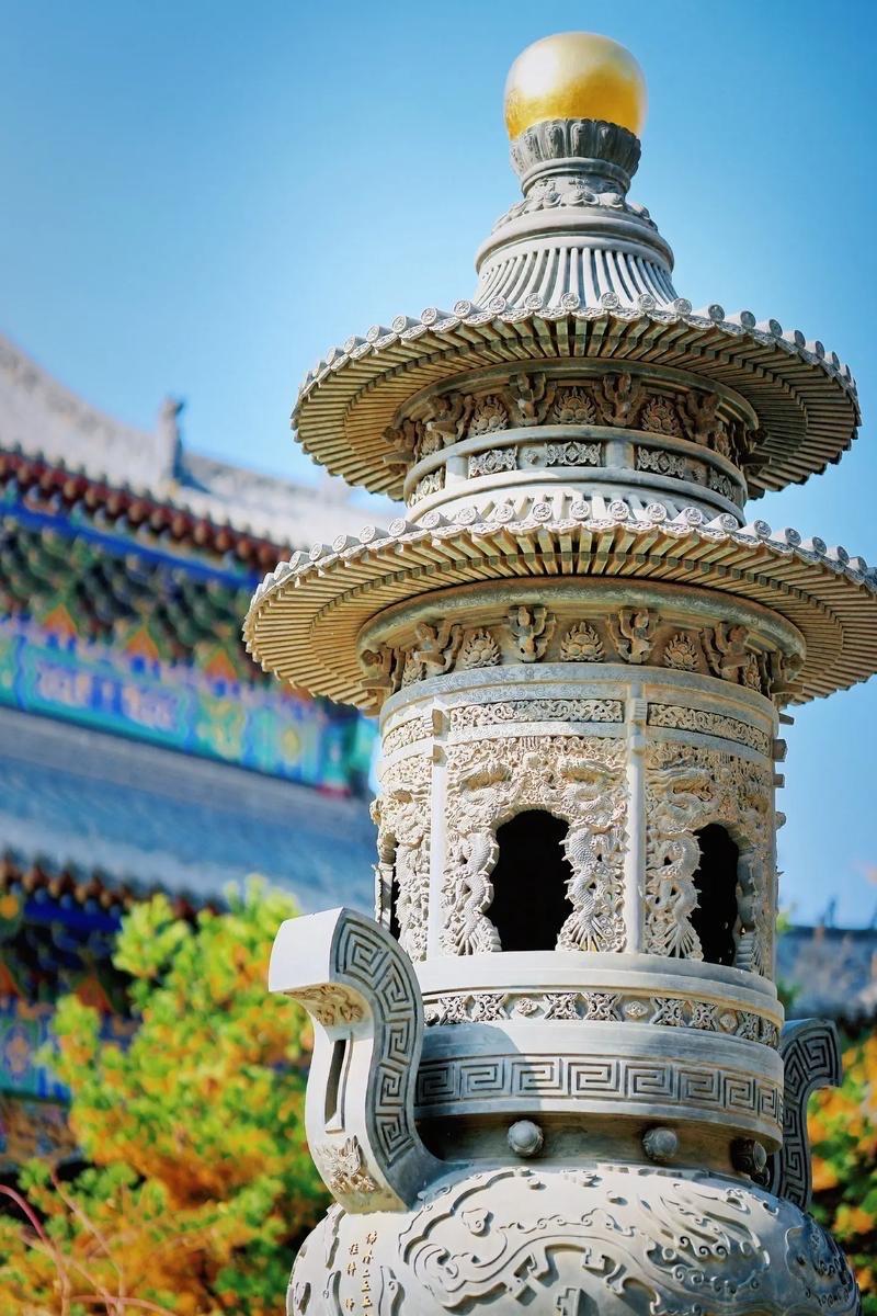 这种对历史风貌的“保护性修缮”，本质是在快节奏的城市扩张中，为文化根脉留下一处物