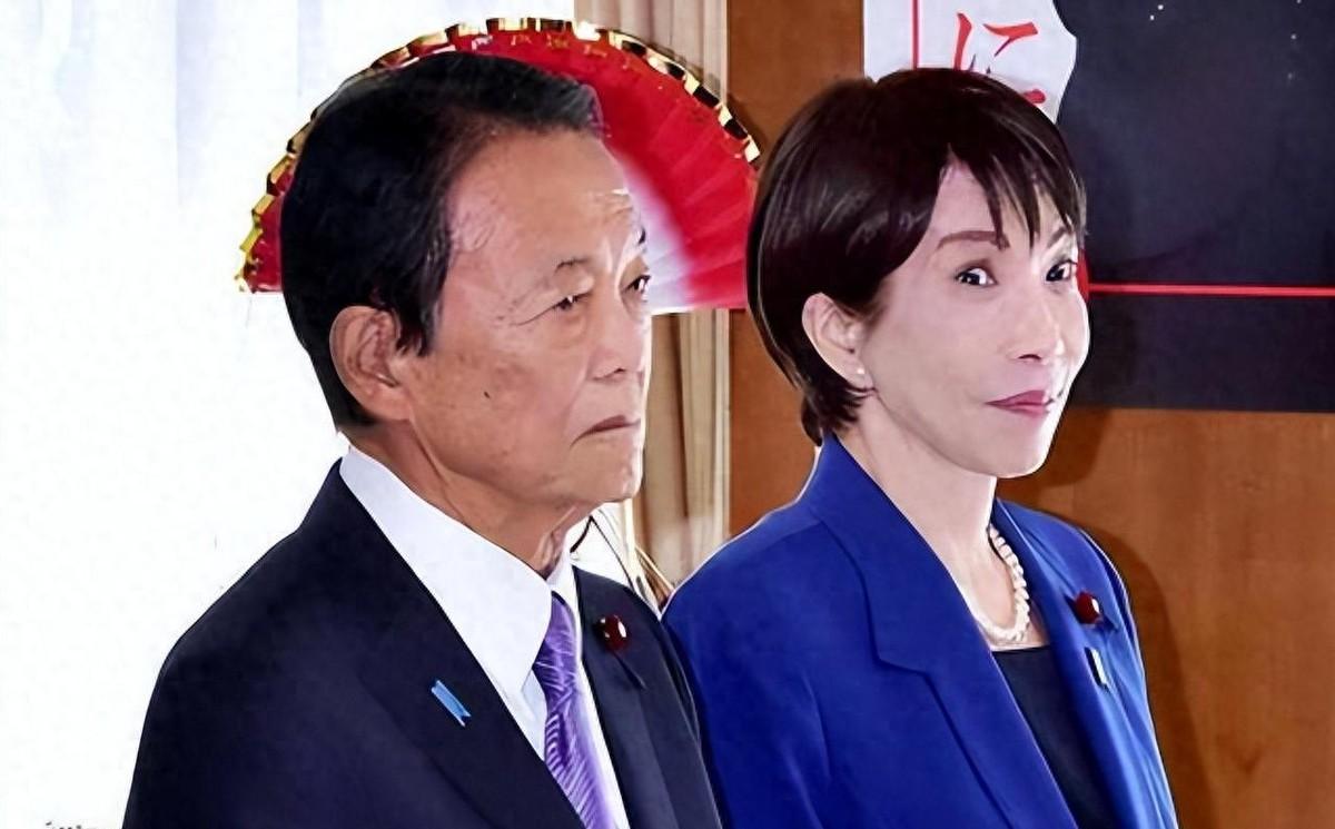 谁能想到，刚刚踩碎了日本战后80多年和平红线的女首相，竟然马上就要被自己的“政治