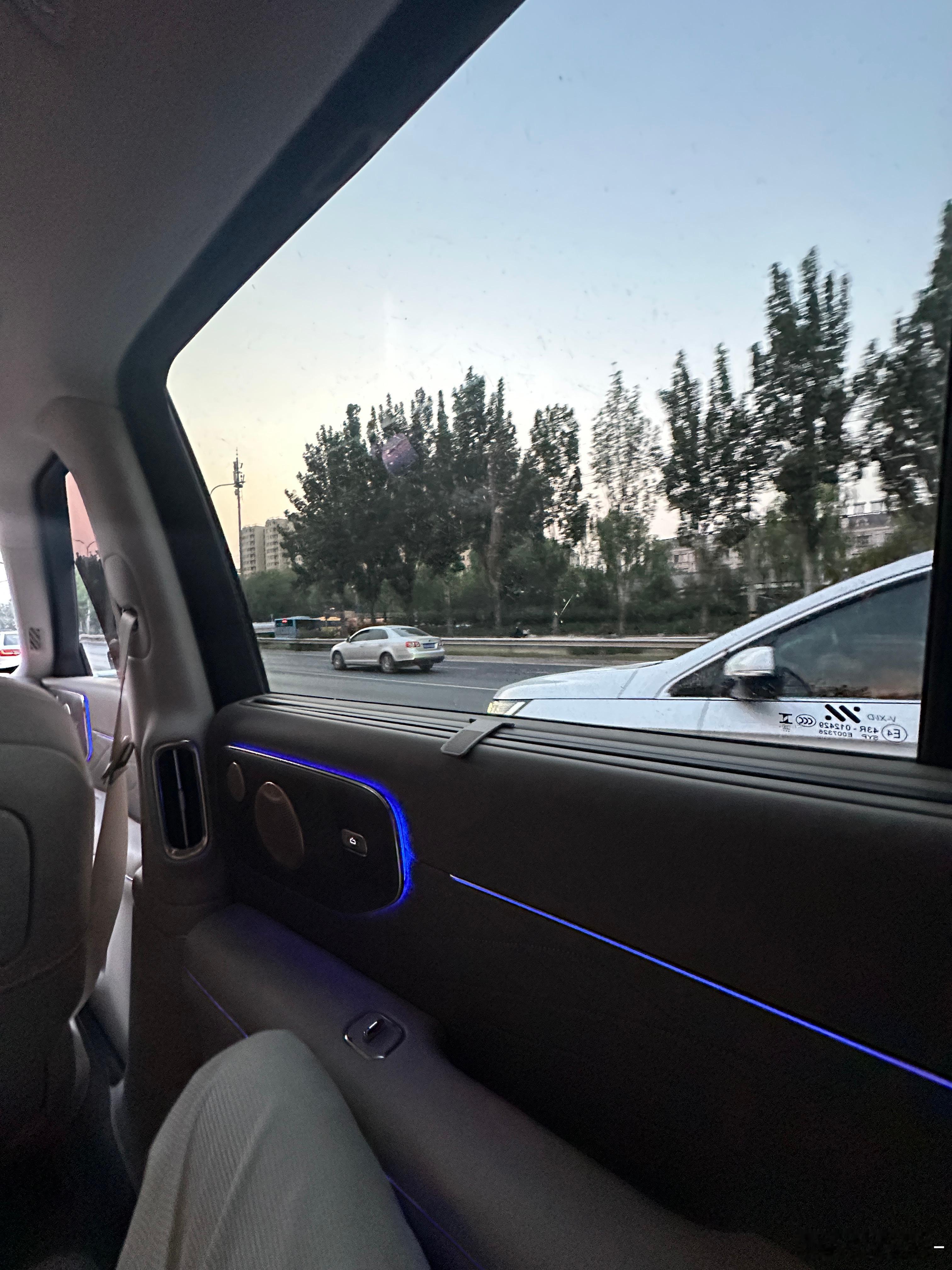 工作完打车回家，打着一智己LS9，我就知道这司机大哥肯定不简单：-去年12月份提
