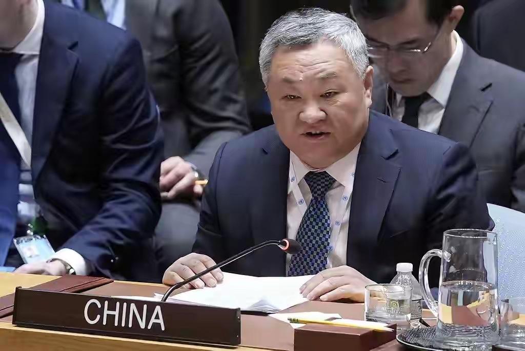 4月27日，安理会海上安全辩论会脱离关于航行规则的技术讨论，变为对霍尔木兹海峡问