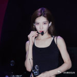 沈梦瑶泡泡岛音乐节 我和朋友从早上就蹲在前排等沈梦瑶，她出来的那一瞬间全场的尖叫