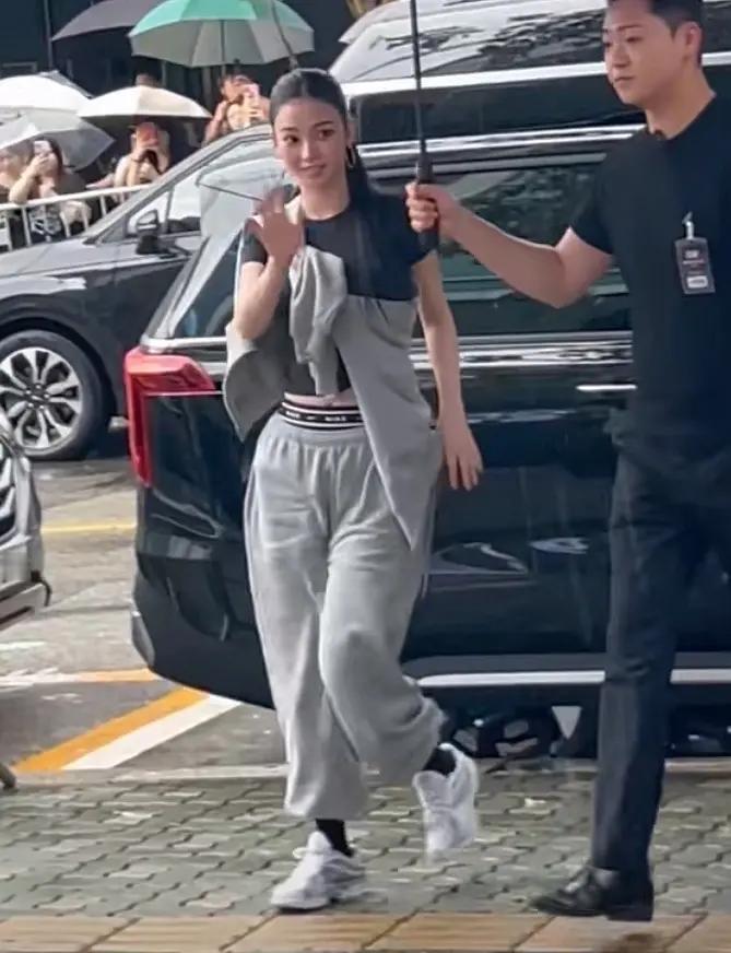 柳智敏今日站台表现力如何 ​​​