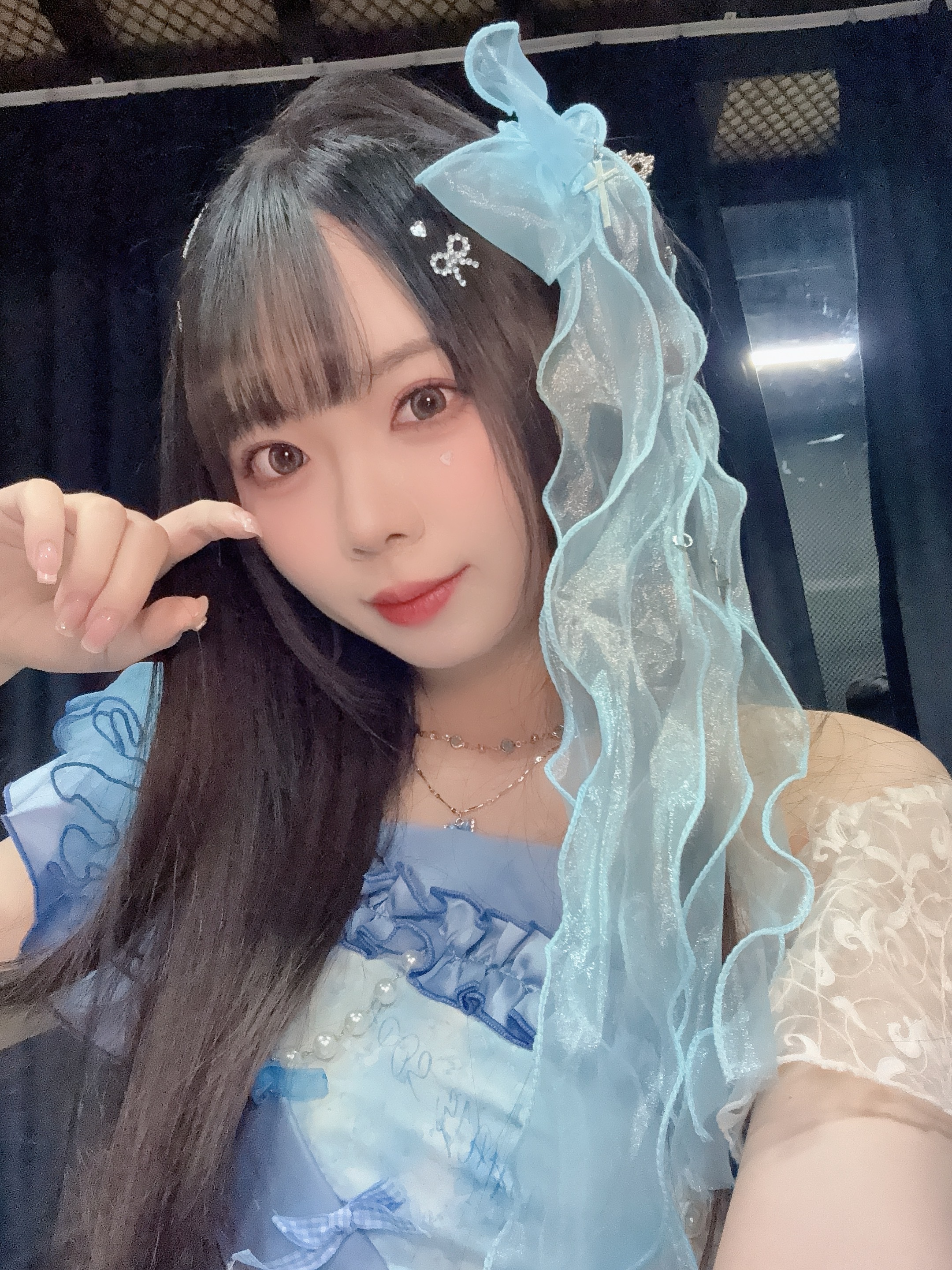 如果今晚没有突然打退堂鼓改变主意的话…可能是最后一天黑发了！没想到黑发的最后一天