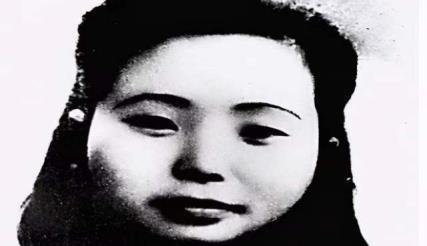 1949年，渣滓洞里受尽酷刑，宁死不屈壮烈牺牲，受刑时江姐大喊：“竹签子是竹子做