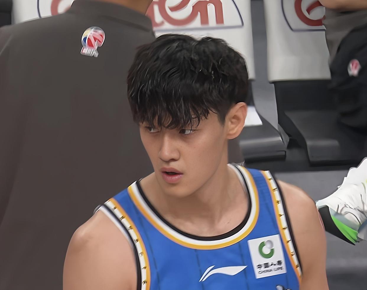 北京时间1月22日，CBA常规赛第17轮比赛结束争夺， 卫冕冠军广厦队以15胜2