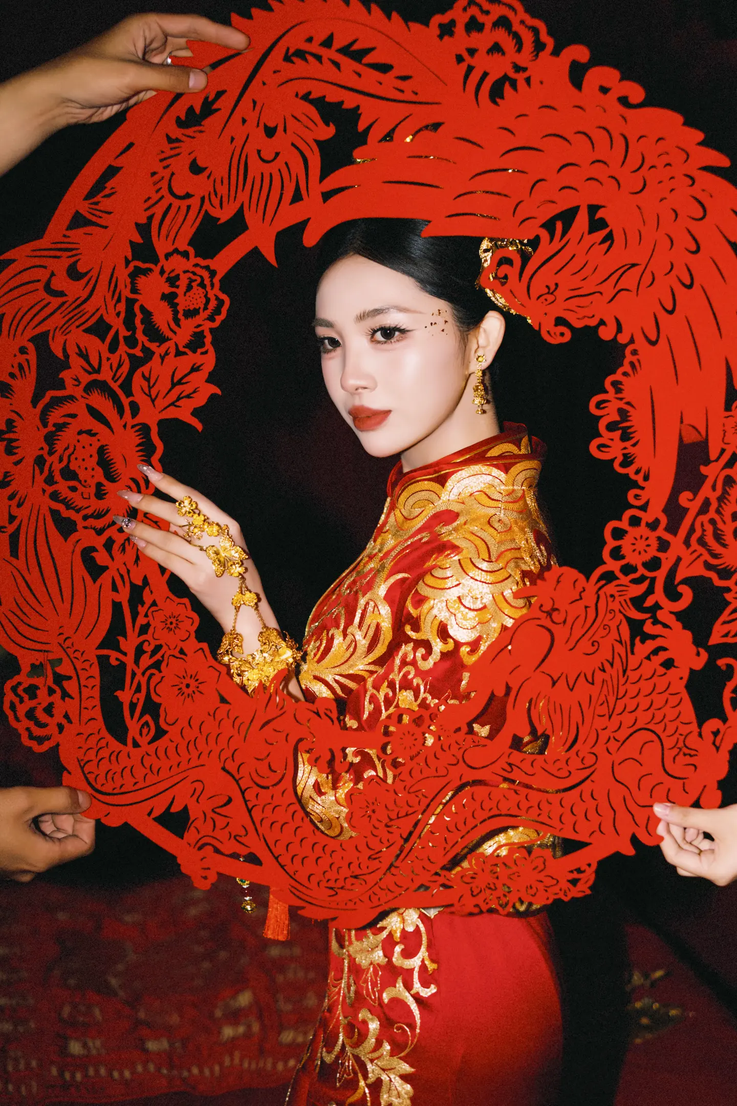 “淡淡胭脂遮住了思绪”我的中式妆发超出片