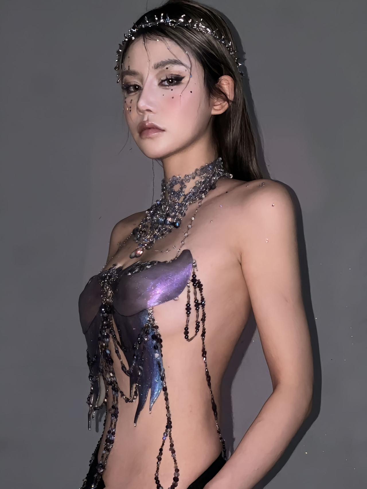 滇中小熬梦幻星空主题的闪耀珠宝与发饰，就像把宇宙的璀璨都浓缩其中，好似来自异世界