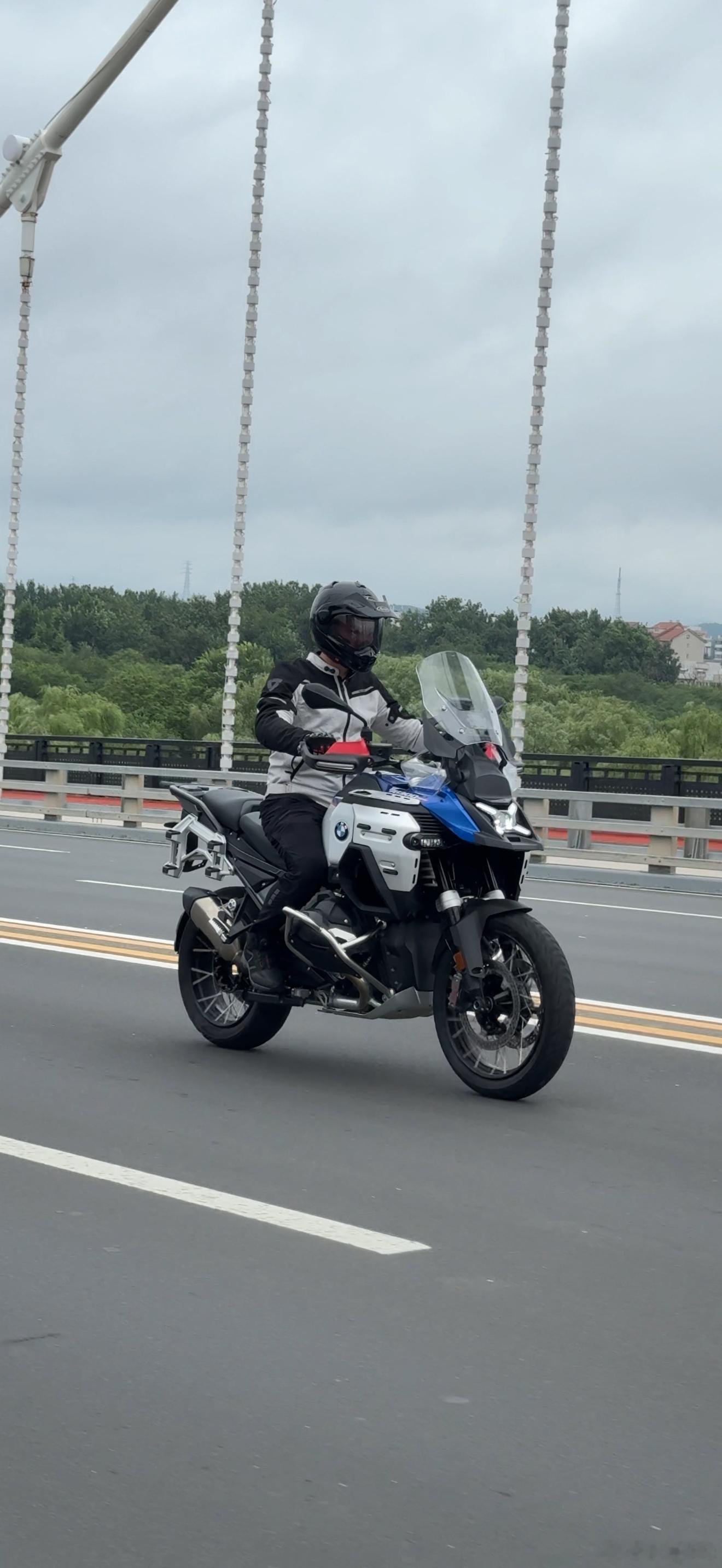 这就是传说中的BMW R1300GS ADV[doge] ​​​