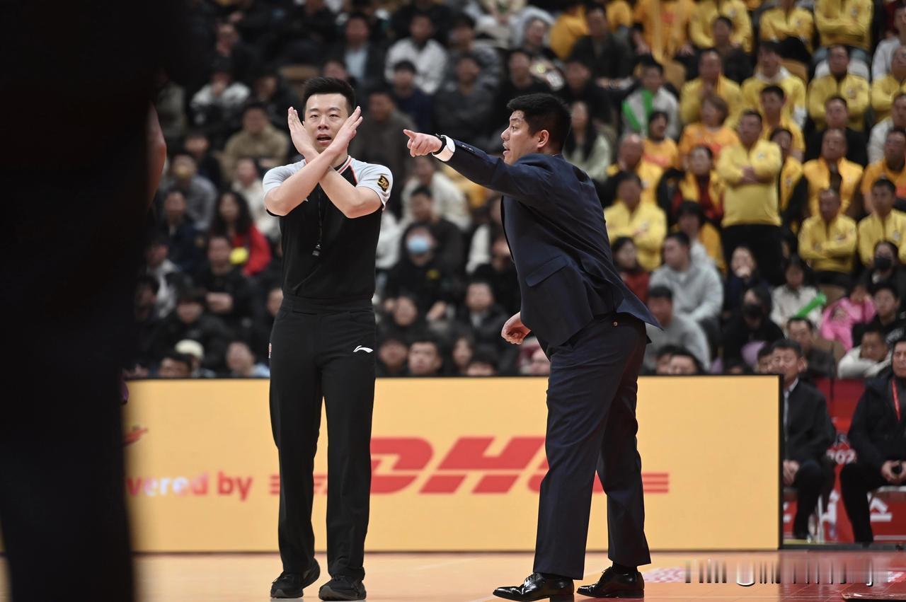 山西男篮主帅潘江指导帅位难保！

CBA季后赛1/4决赛第三场，山西男篮遭遇惨败