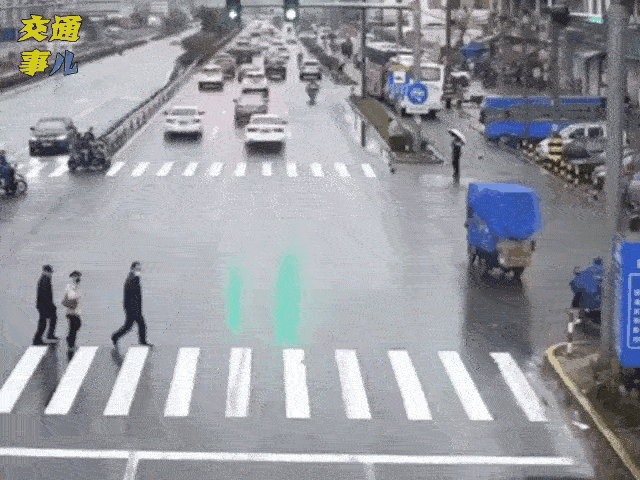 她是为什么又要往回跑呢？有时候真是很诡异