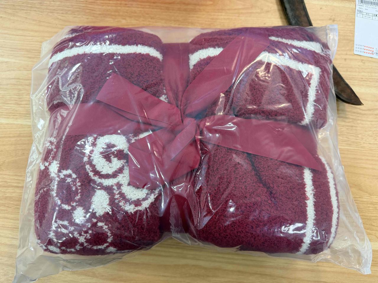 本周福利！ 
关注我，转发本条
就会有机会获得，大红色毯子一条
抽奖详情