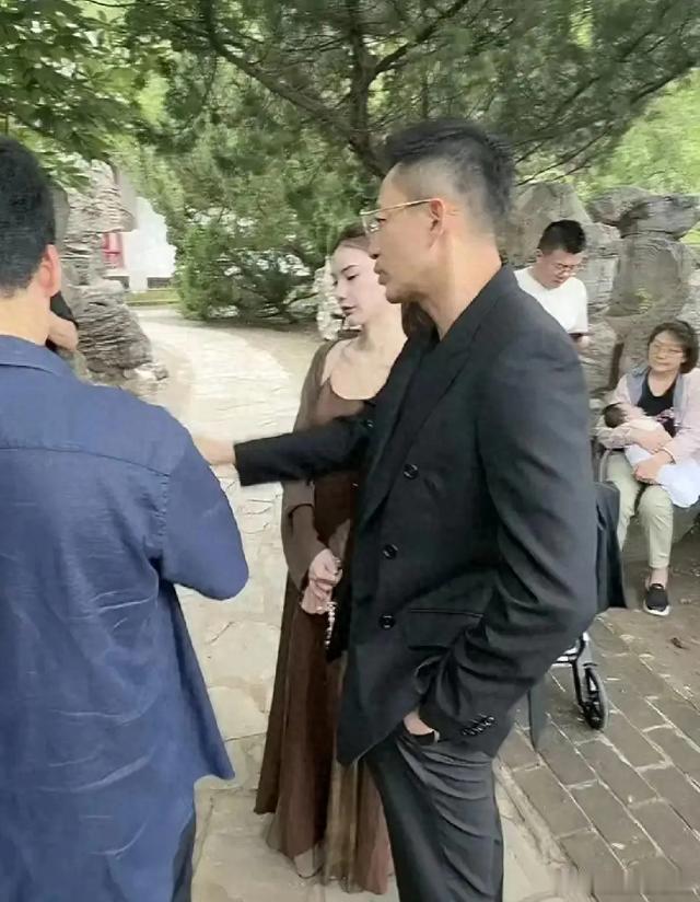 张兰带孙子晒黑三小时，马筱梅不怒反笑公开调侃，汪家的新氛围藏不住了 
