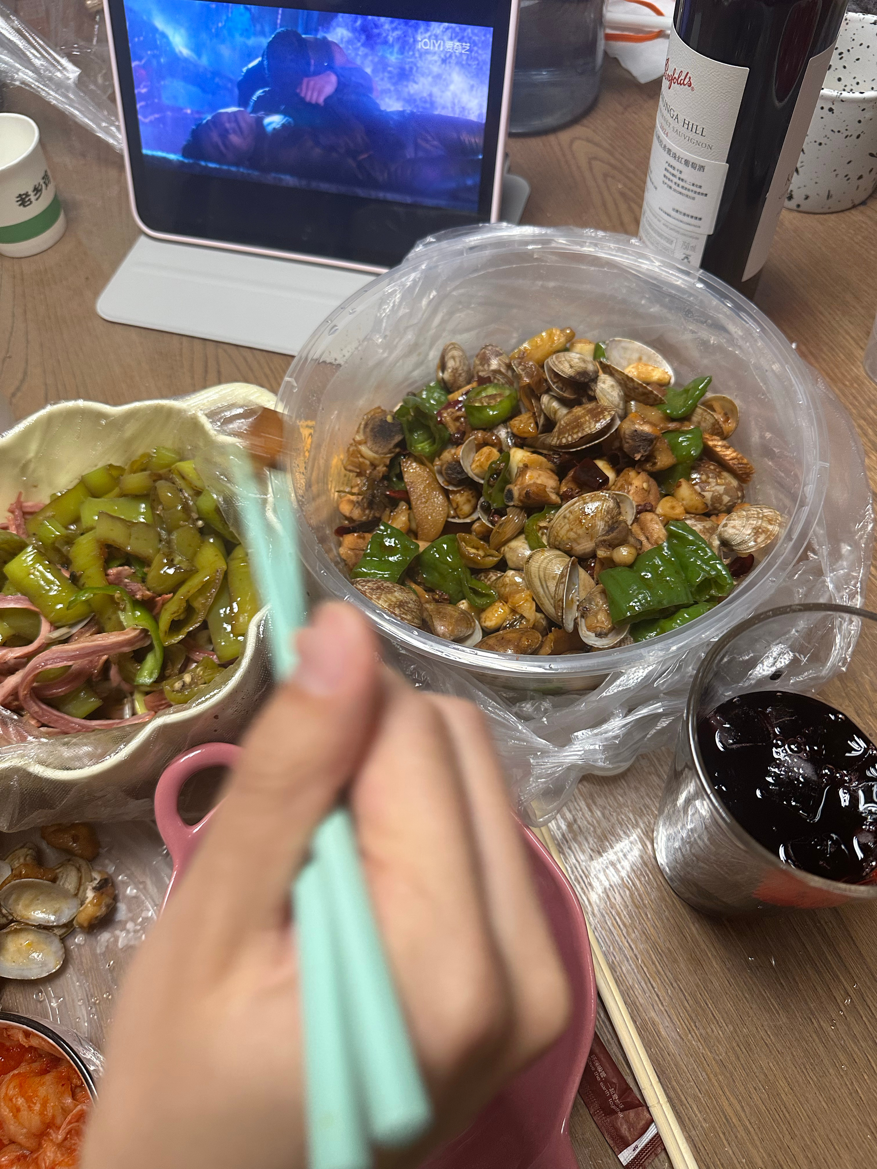 今天喝点红的吧 