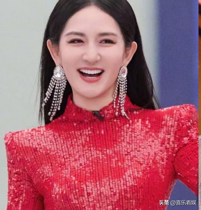 谢娜，又幸福了！
 
5月26号下午，谢娜在个人社交平台上发文，说去参加跳跳俏俏