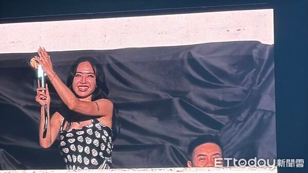 蔡依林去了lesserafim演唱会 LE SSERAFIM演唱会来到现场的蔡依