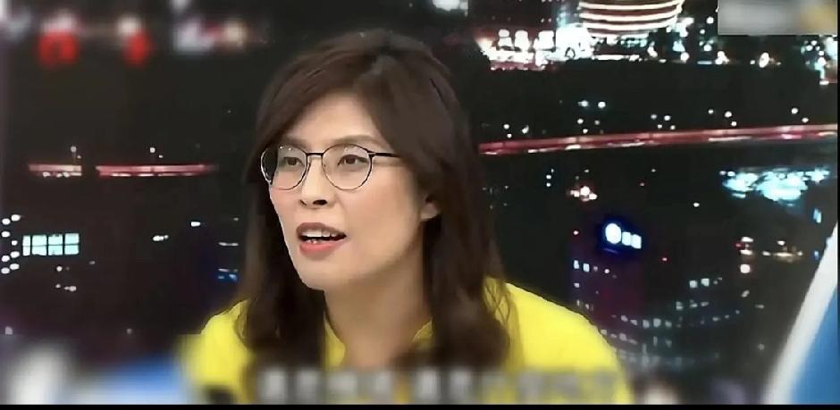 郑丽文与郝龙斌的“两岸路线之争”本质是国民党内部分裂的缩影。郝龙斌主张“和中不舔