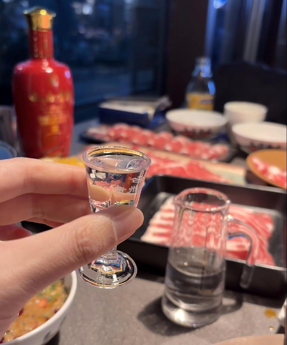 过年了，喝酒的朋友注意了！呼和浩特这饭局真给我们提了个醒，以后同事聚餐还真不敢随