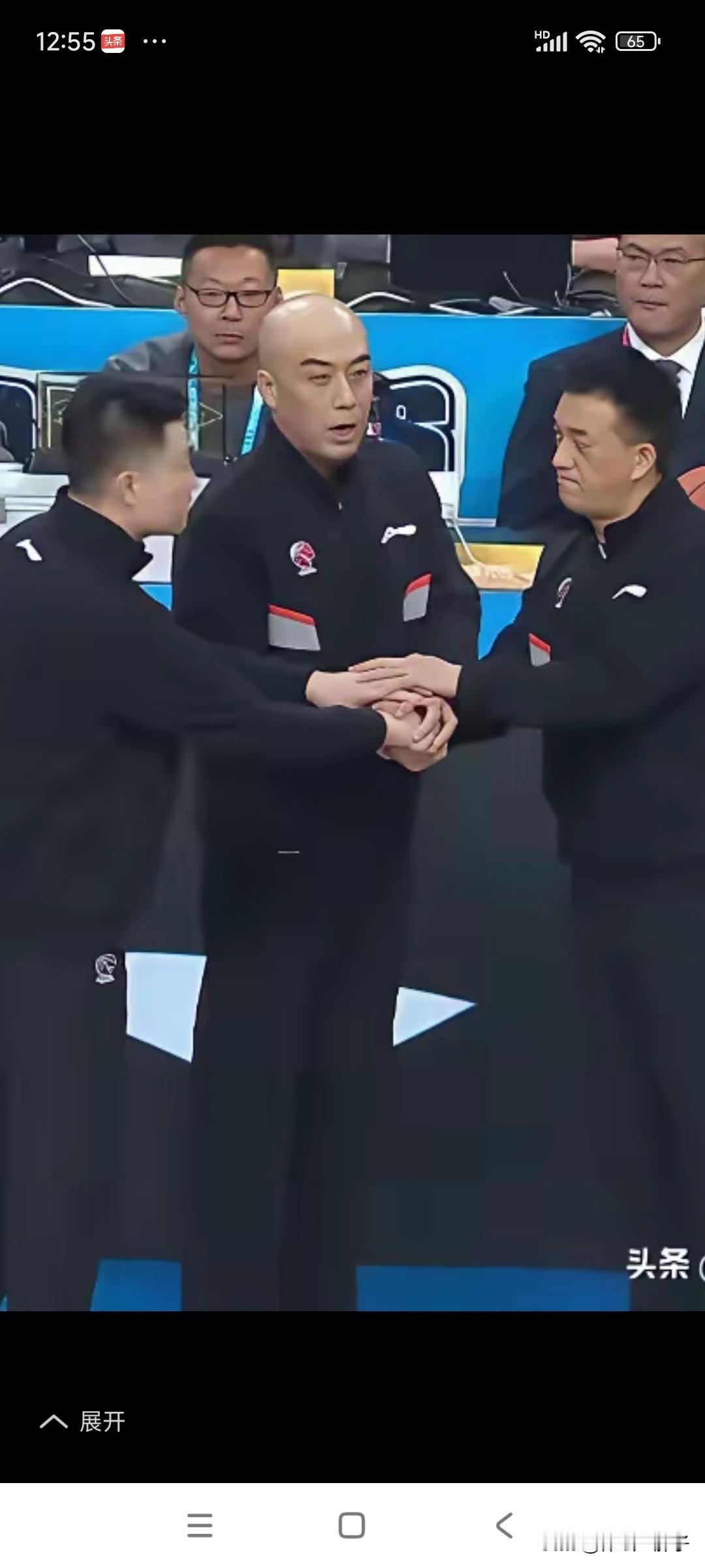 比赛精彩呀，打了三节半，辽宁男篮与北京北汽队的经典战，最终还是让裁判这三支老🐭