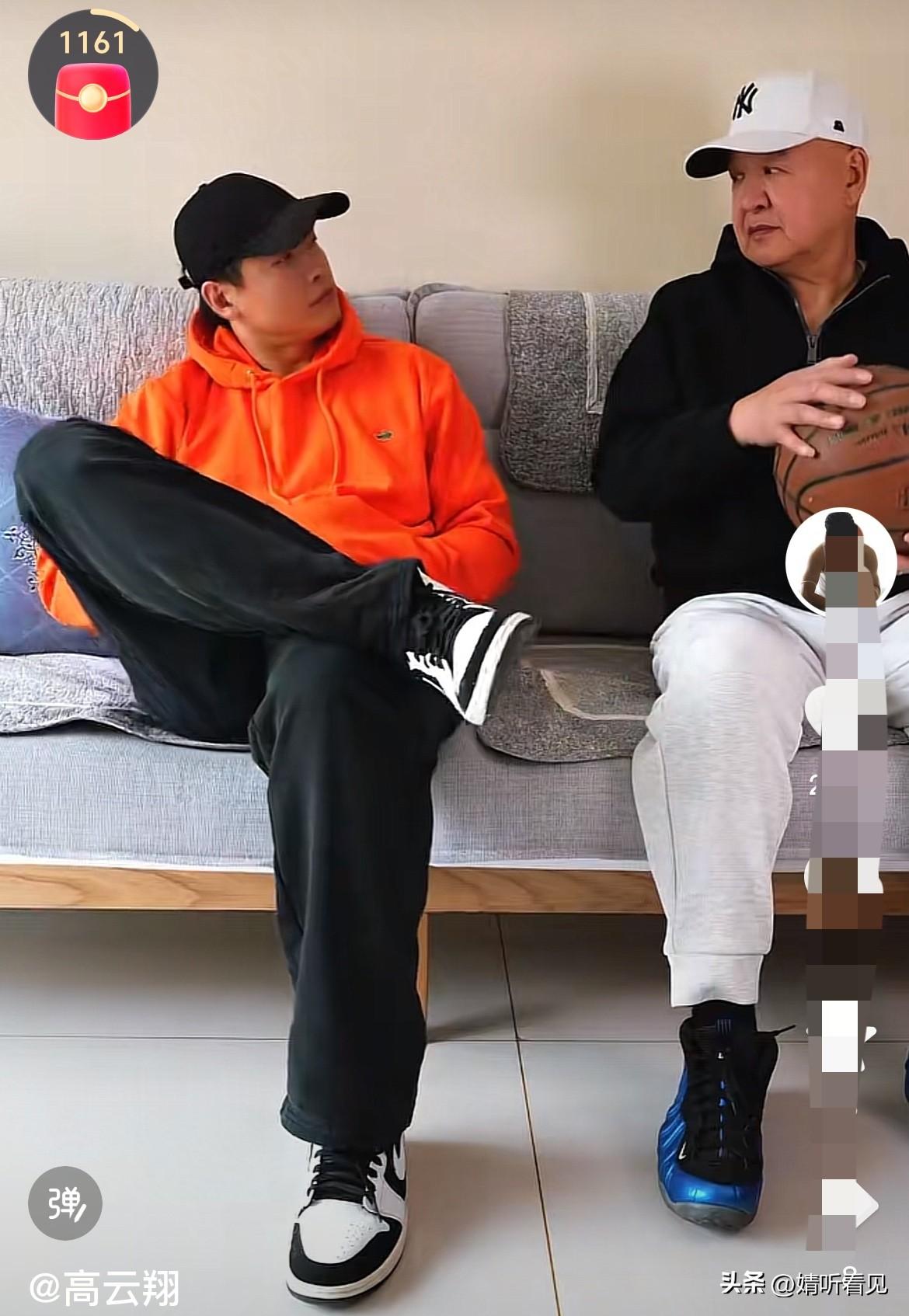 万万没想到，43岁的高云翔！
居然穿上了25元买的卫衣，还特别帅！
我的天呐，当