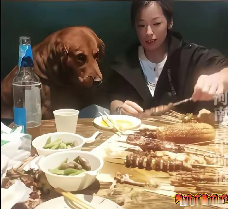禁摩不如禁狗，有些人养狗养魔怔了，不栓狗绳就算了还带狗上餐厅上桌吃饭，让其他顾客