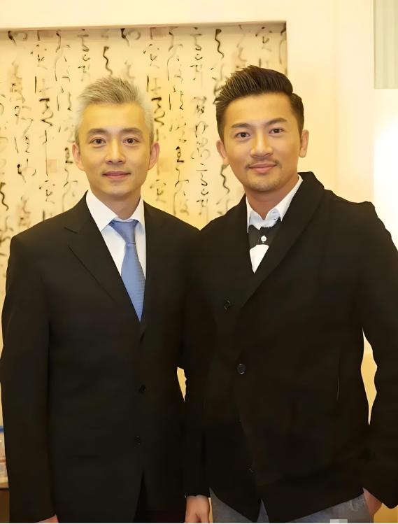 苏有朋亚宁，两位有着太多相似点的艺人再次相聚同框了。
4月22日，很多网友都在议