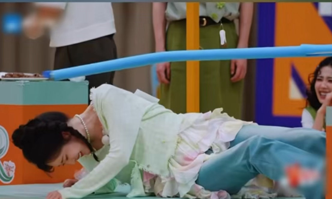 从未见过如此命苦的孟子义孟子义脸还好吗 孟子义这个游戏环节太适合截动图了！起身、