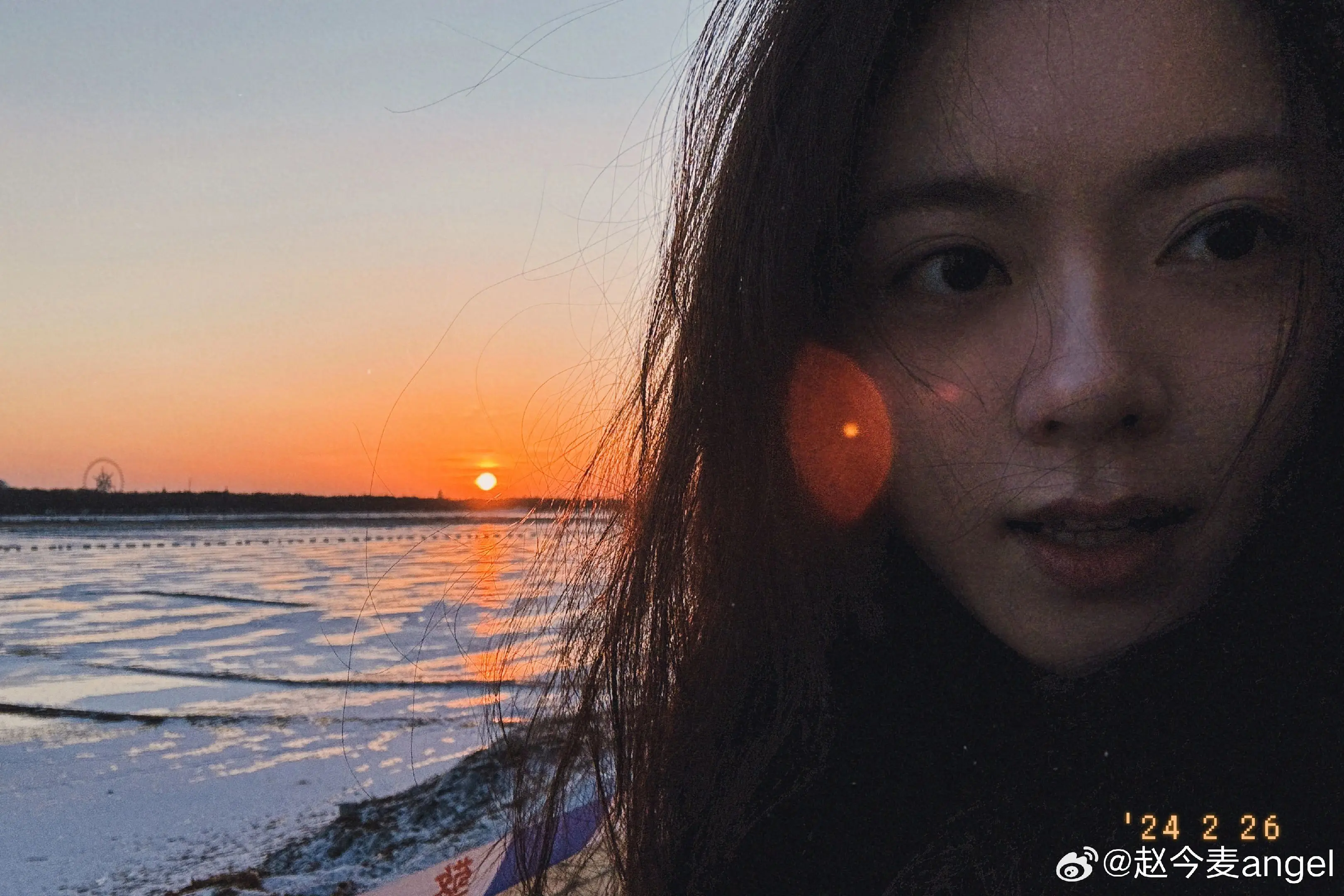 夕阳和你一样美。落日下的赵今麦。