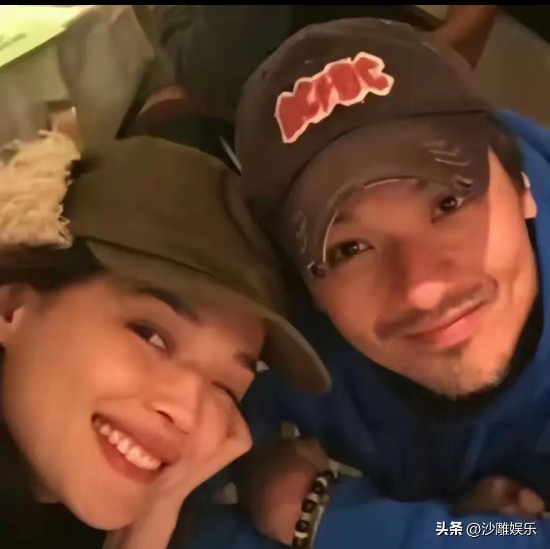 冯德伦舒淇，真实关系曝光了！

4月1日，冯德伦和舒淇这对低调夫妻突然双双冲上热