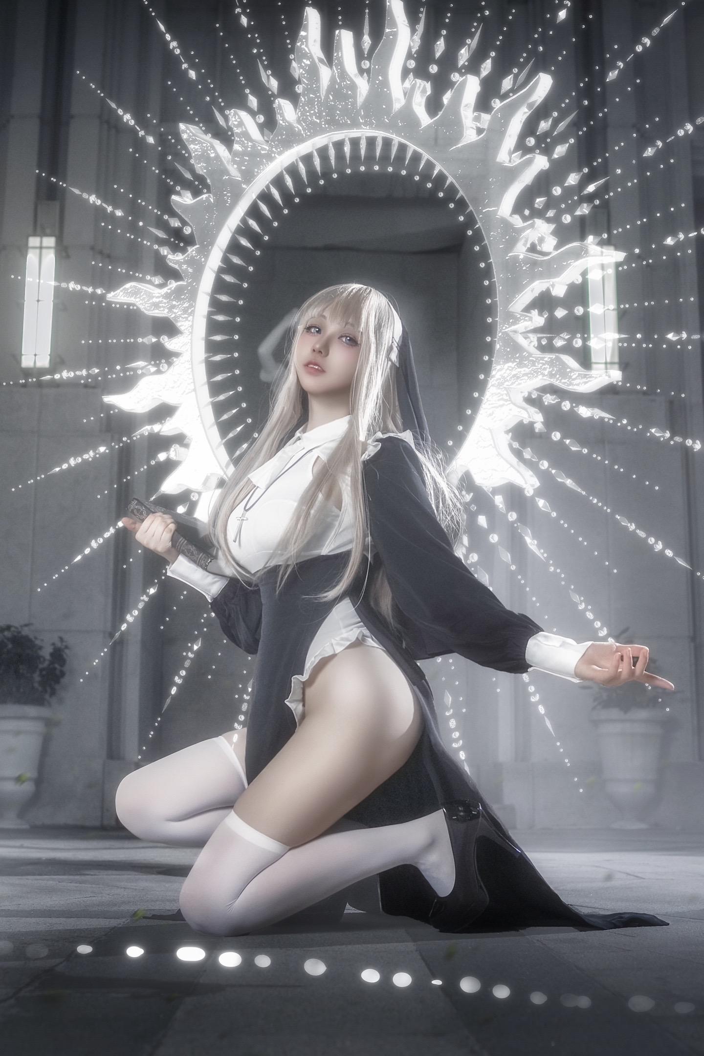 神的光降临于此。