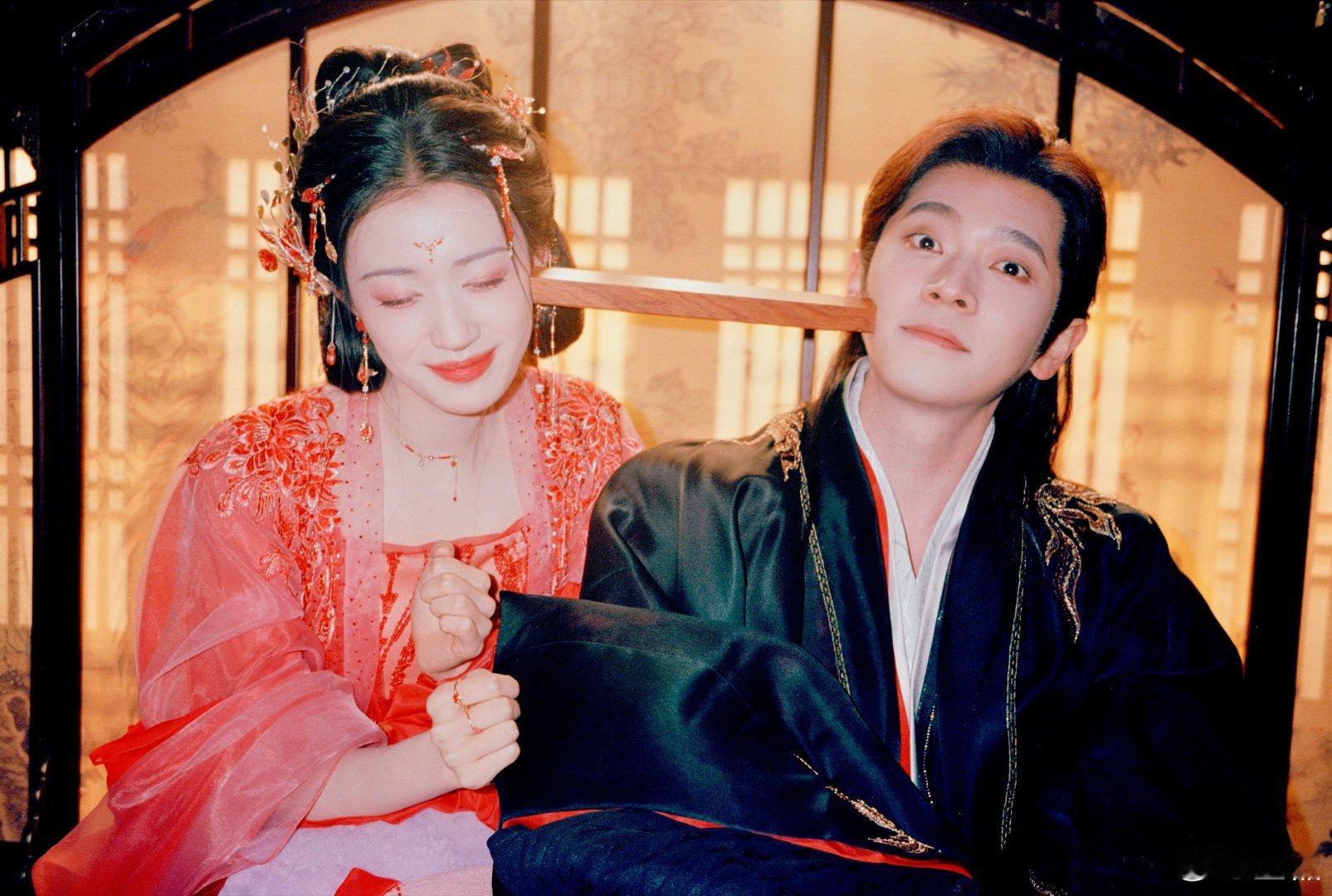 丞磊 谁是我的情人 情人节甜度直接拉满！丞磊三剧齐发，搭档王楚然、白鹿、徐若晗，