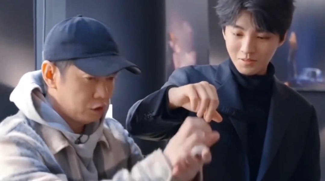 王俊凯见Jay必备环节：变魔术🪄 