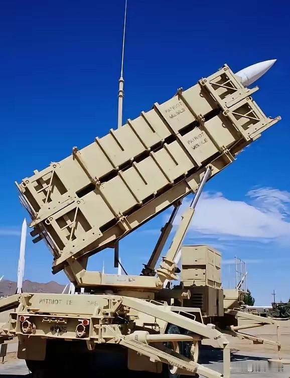 特朗普怕是彻夜难眠！卖给台湾的110亿美元武器大单，迟迟运不出去。满心以为能赚得