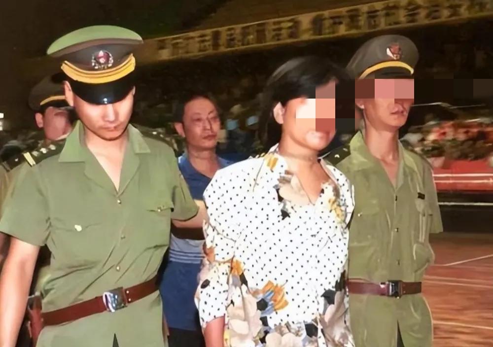 “我就跳个舞，就要枪毙我，我不服！”1985年西安刑场，马上就要被处死刑的女人突