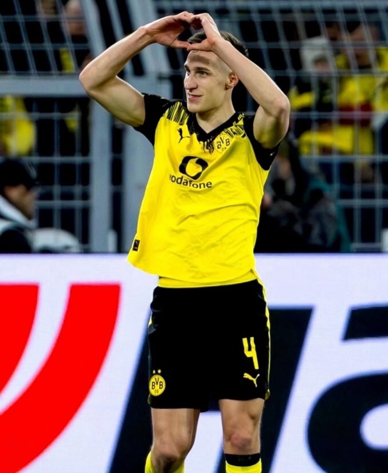 莫雷托：多特与施洛特贝克续约至2031年 新合同含解约金条款北京时间3月25日，