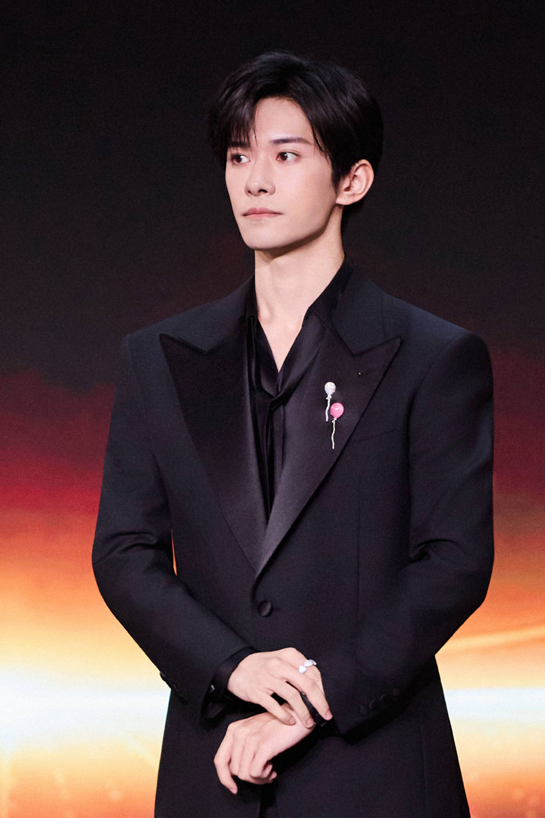 第38届百花奖提名者表彰仪式男星工作室出图：易烊千玺、朱一龙、刘昊然，皆身穿黑色