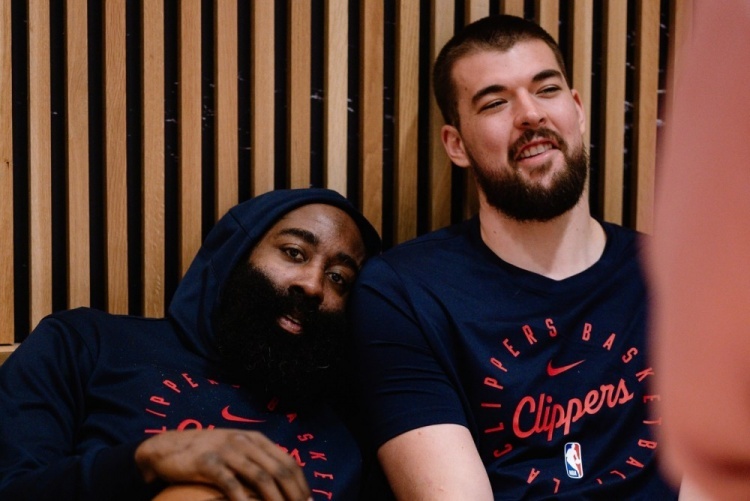 祖巴茨更新IG告别快船：这是我生命中最艰难的时刻之一，七年前，快船给了我一个机会