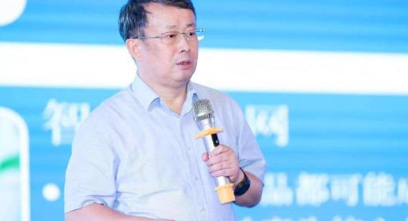 项立刚在一场辩论中直接戳穿了那层窗户纸：被全球捧了上百年“最严密、最高端、逻辑封