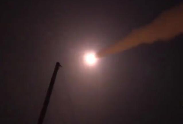 凌晨空袭后瞬间反杀！
伊朗击落死神无人机，美伊冲突跨过关键红线？
 
当地时间8