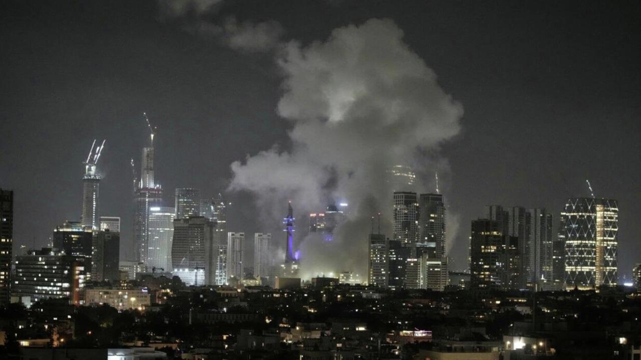 伊朗军方：唯有华盛顿“停止针对伊朗人民的行动”才可能与美谈判

俄罗斯卫星通讯社