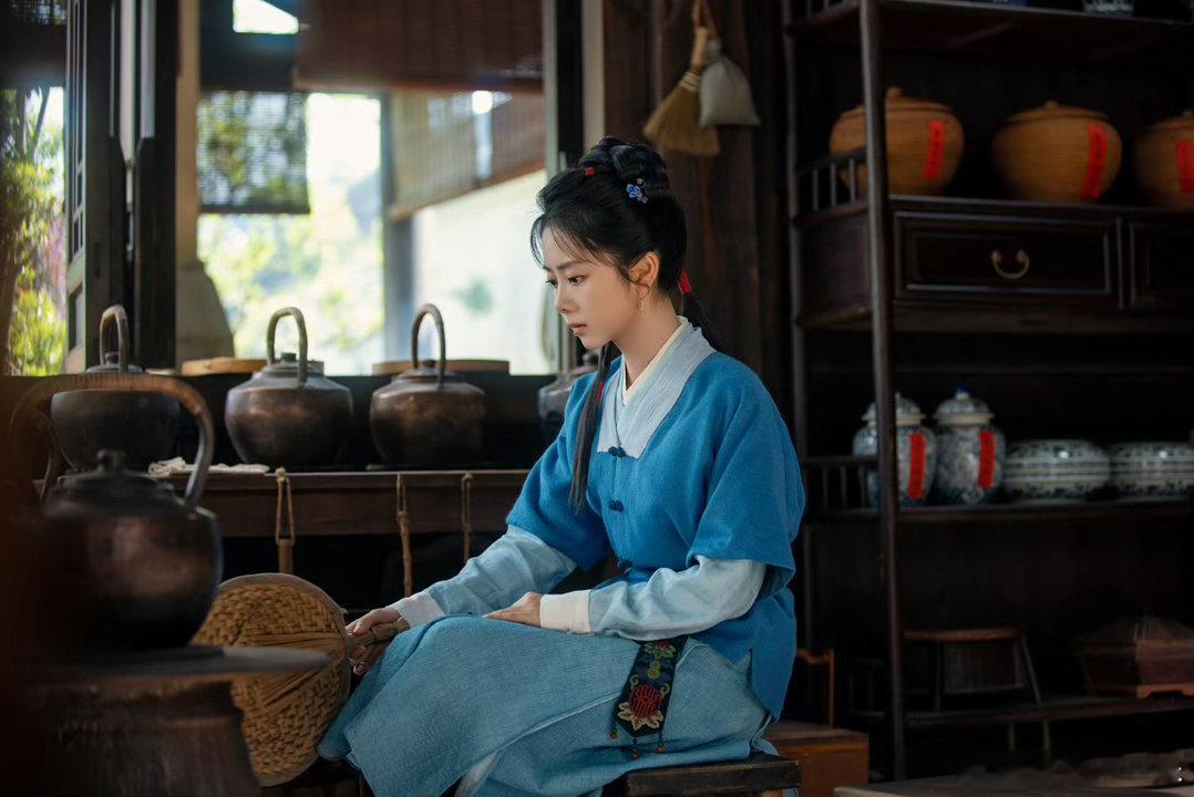 谭松韵47集从丫鬟演到主母 每张路透都是一幅古画，剧组连四季变换的园林景致都拍出